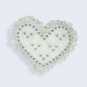 VTG Cross Stitch Candlewick Embroidered Floral Lace Edge Heart Pillow 14" x 17"